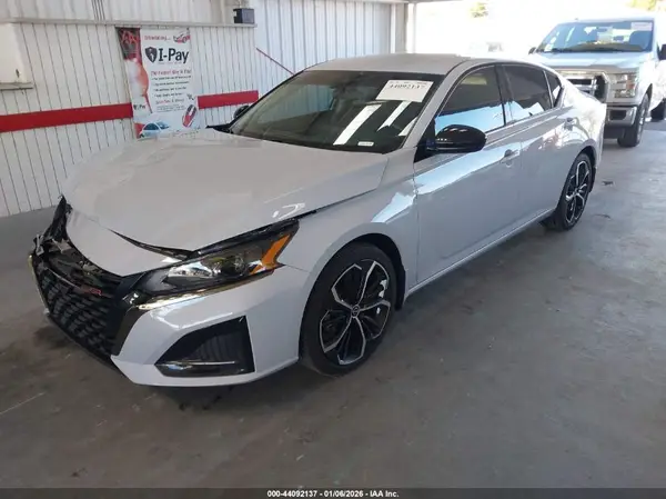 1N4BL4CV2RN406849 2024 NISSAN ALTIMA - Image 2