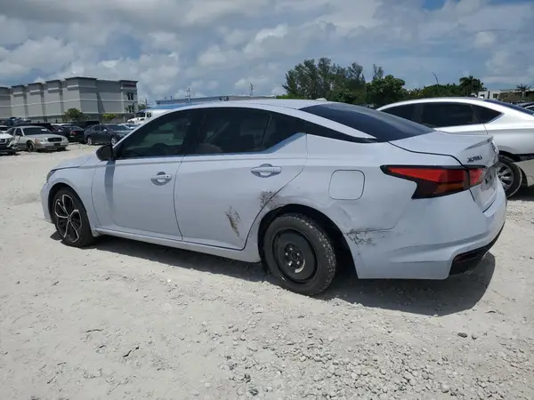 1N4BL4CV2RN426468 2024 NISSAN ALTIMA - Image 2