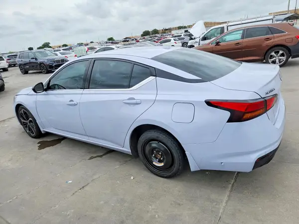 1N4BL4CV2RN436322 2024 NISSAN ALTIMA - Image 2