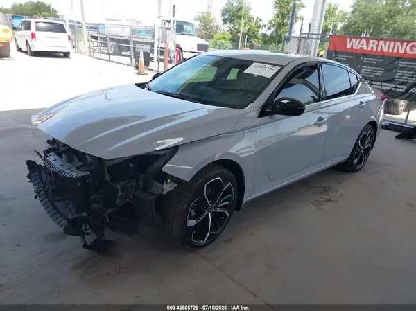 1N4BL4CV2SN331575 2025 NISSAN ALTIMA - Image 2