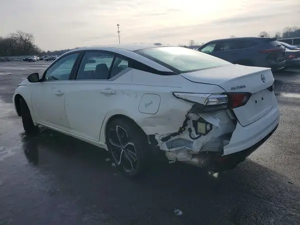 1N4BL4CV2SN384065 2025 NISSAN ALTIMA - Image 2