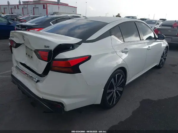 2019 NISSAN ALTIMA IAAI lot 43343066 auction photo 4
