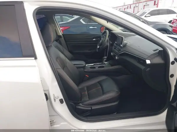 2019 NISSAN ALTIMA IAAI lot 43343066 auction photo 5