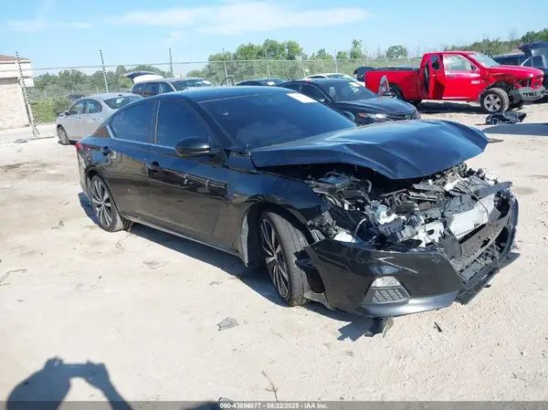 1N4BL4CV3LC136372 2020 NISSAN ALTIMA - Image 1