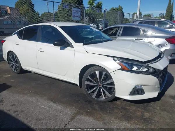 1N4BL4CV3LC221759 2020 NISSAN ALTIMA - Image 1