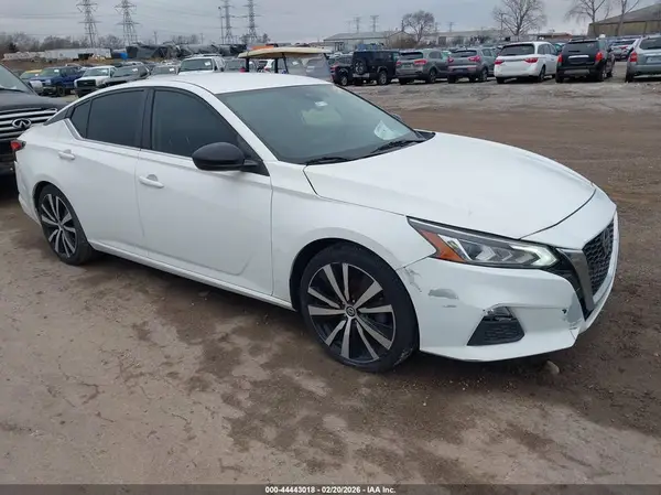 1N4BL4CV3LC235807 2020 NISSAN ALTIMA - Image 1