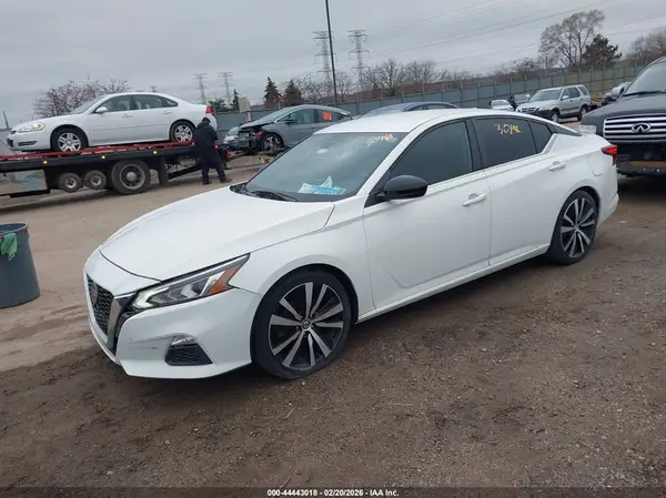 1N4BL4CV3LC235807 2020 NISSAN ALTIMA - Image 2