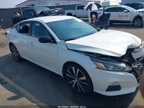 1N4BL4CV3LC242238 2020 NISSAN ALTIMA - Image 1