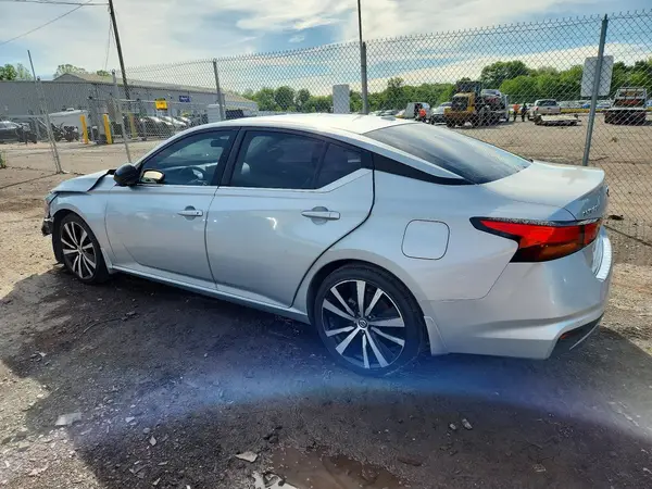 1N4BL4CV3MN335959 2021 NISSAN ALTIMA - Image 2