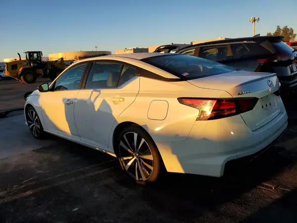 1N4BL4CV3MN418209 2021 NISSAN ALTIMA - Image 2