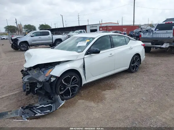 1N4BL4CV3PN396779 2023 NISSAN ALTIMA - Image 2