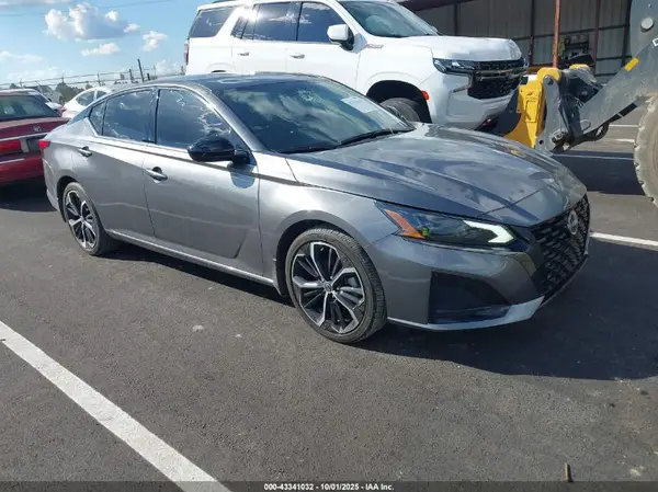 1N4BL4CV3PN425438 2023 NISSAN ALTIMA - Image 1