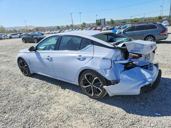 1N4BL4CV3RN303925 2024 NISSAN ALTIMA - Image 2