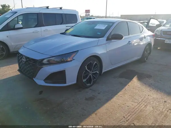 1N4BL4CV3RN304900 2024 NISSAN ALTIMA - Image 2
