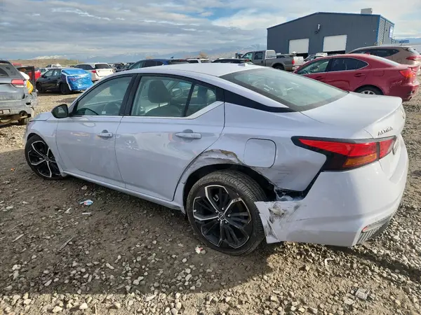 1N4BL4CV3RN305092 2024 NISSAN ALTIMA - Image 2