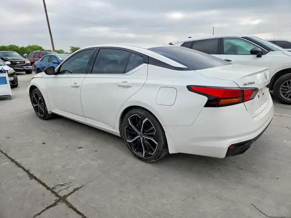 1N4BL4CV3RN306632 2024 NISSAN ALTIMA - Image 2