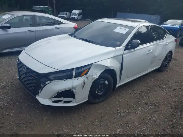 1N4BL4CV3RN319364 2024 NISSAN ALTIMA - Image 2