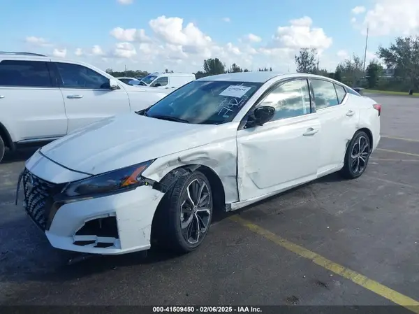 1N4BL4CV3RN337427 2024 NISSAN ALTIMA - Image 2