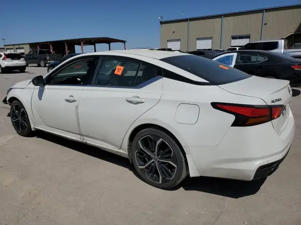 1N4BL4CV3RN353370 2024 NISSAN ALTIMA - Image 2