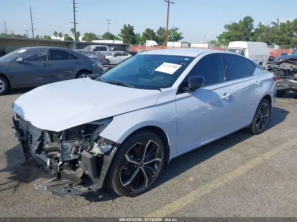 1N4BL4CV3RN354860 2024 NISSAN ALTIMA - Image 2