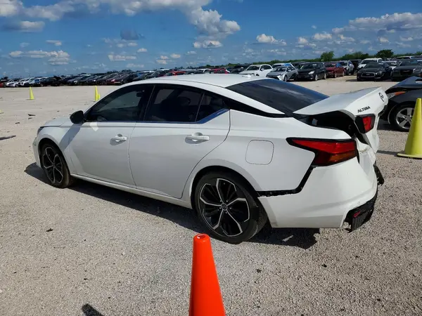 1N4BL4CV3RN355989 2024 NISSAN ALTIMA - Image 2