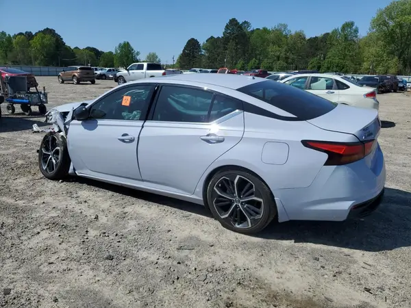 1N4BL4CV3RN359895 2024 NISSAN ALTIMA - Image 2