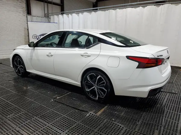 1N4BL4CV3RN364577 2024 NISSAN ALTIMA - Image 2
