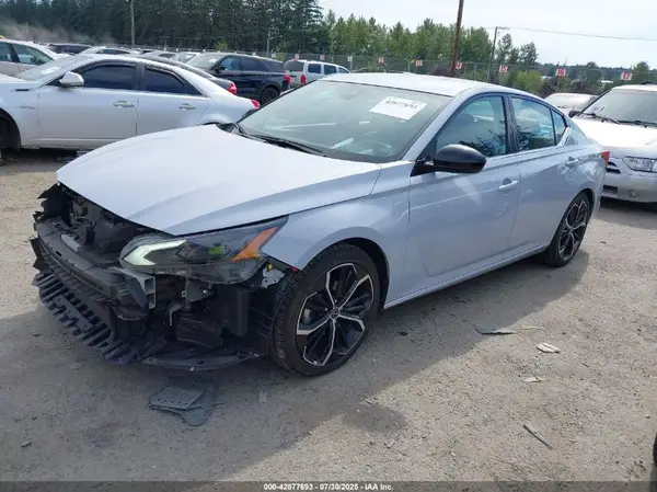 1N4BL4CV3RN385090 2024 NISSAN ALTIMA - Image 2