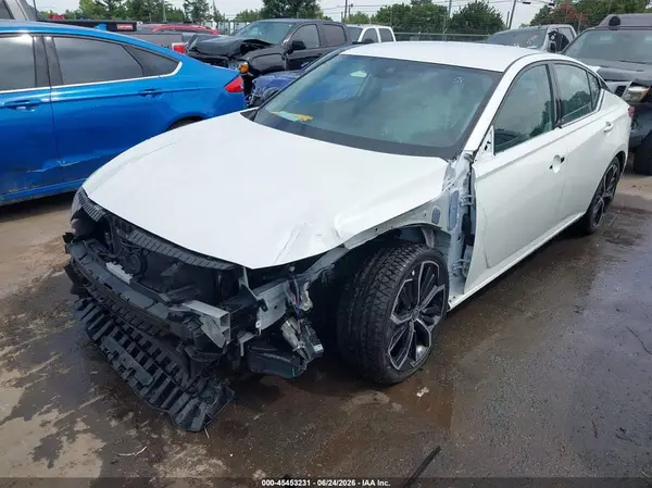 1N4BL4CV3RN387955 2024 NISSAN ALTIMA - Image 2