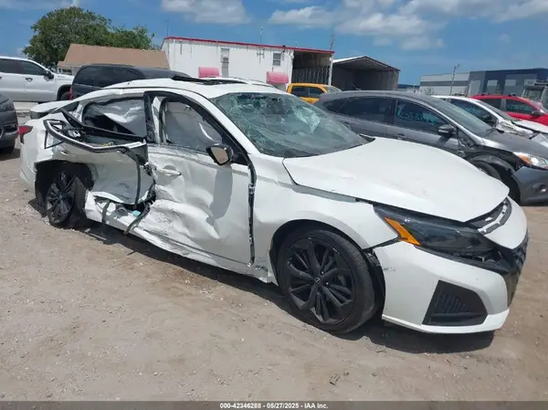 1N4BL4CV3RN408349 2024 NISSAN ALTIMA - Image 1