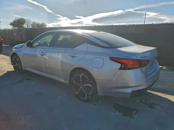 1N4BL4CV3RN412868 2024 NISSAN ALTIMA - Image 2