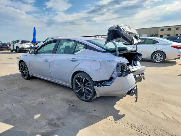 1N4BL4CV3RN418069 2024 NISSAN ALTIMA - Image 2