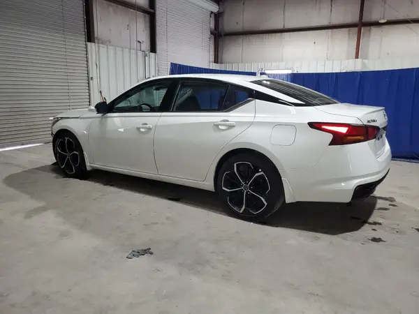 1N4BL4CV3SN357635 2025 NISSAN ALTIMA - Image 2