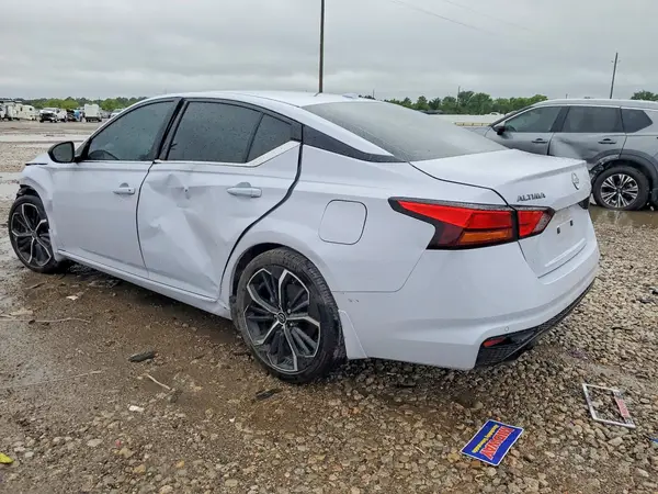 1N4BL4CV3SN385399 2025 NISSAN ALTIMA - Image 2