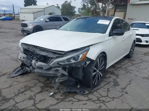 1N4BL4CV4LC112677 2020 NISSAN ALTIMA - Image 2