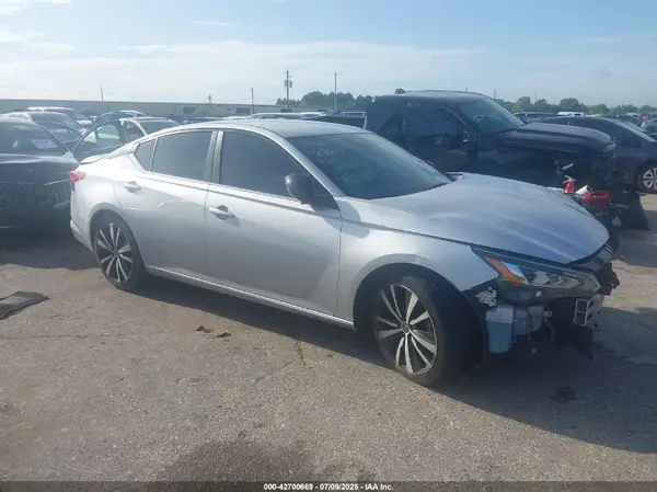 1N4BL4CV4LC130161 2020 NISSAN ALTIMA - Image 1