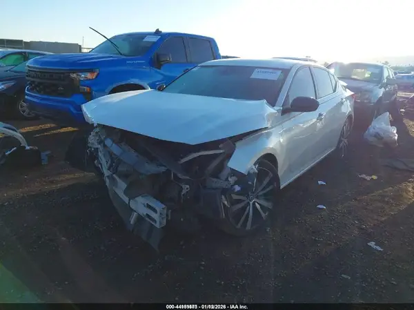 1N4BL4CV4LC135604 2020 NISSAN ALTIMA - Image 2