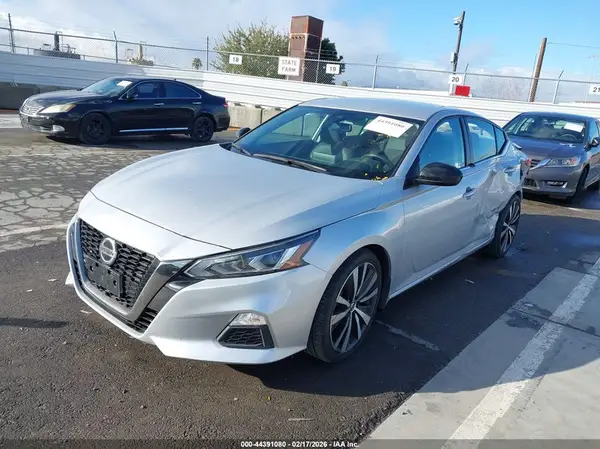 1N4BL4CV4LC228770 2020 NISSAN ALTIMA - Image 2