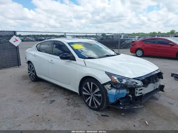 1N4BL4CV4LN318697 2020 NISSAN ALTIMA - Image 1