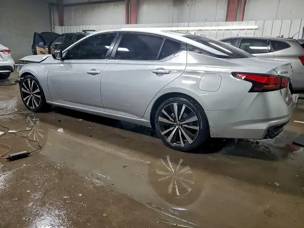 1N4BL4CV4MN359476 2021 NISSAN ALTIMA - Image 2