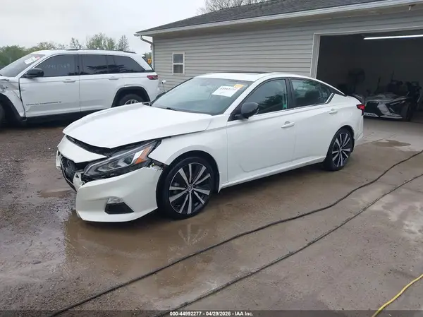 1N4BL4CV4MN413231 2021 NISSAN ALTIMA - Image 2