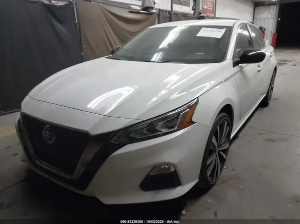 1N4BL4CV4MN413391 2021 NISSAN ALTIMA - Image 2
