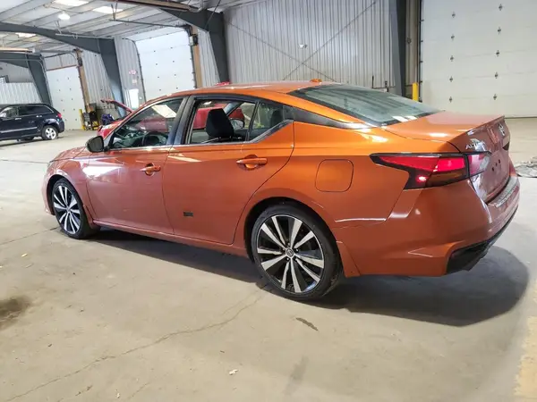 1N4BL4CV4MN417568 2021 NISSAN ALTIMA - Image 2