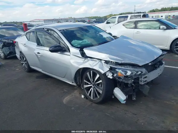 1N4BL4CV4NN316970 2022 NISSAN ALTIMA - Image 1