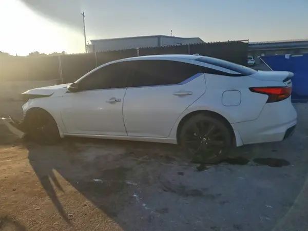 1N4BL4CV4NN373699 2022 NISSAN ALTIMA - Image 2