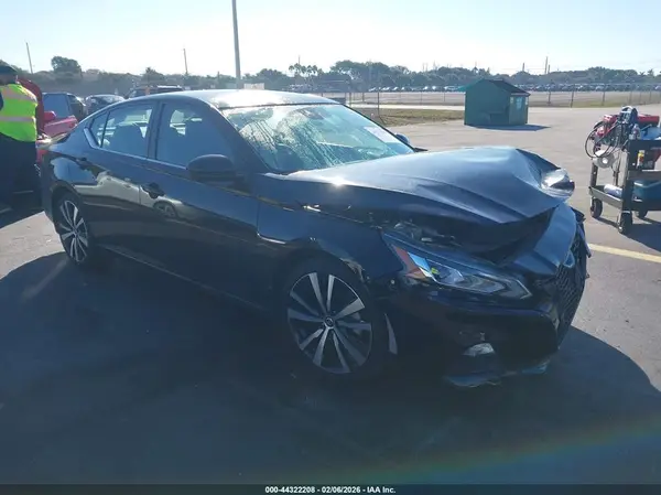 1N4BL4CV4NN390339 2022 NISSAN ALTIMA - Image 1