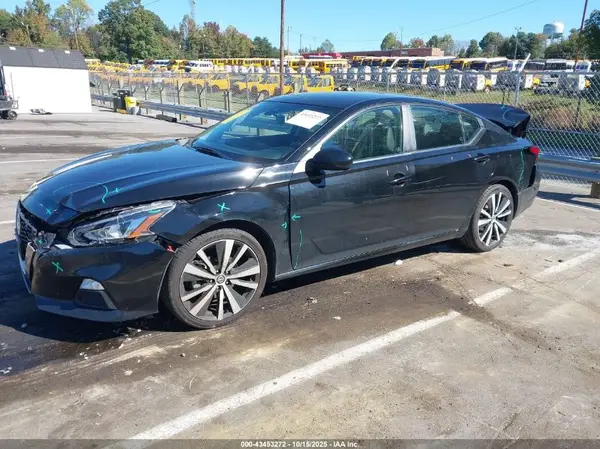 1N4BL4CV4NN400996 2022 NISSAN ALTIMA - Image 2