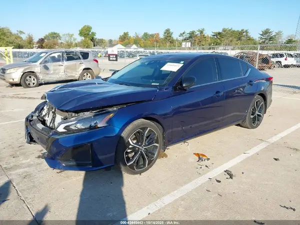 1N4BL4CV4PN378372 2023 NISSAN ALTIMA - Image 2