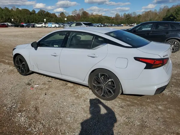 1N4BL4CV4PN393177 2023 NISSAN ALTIMA - Image 2