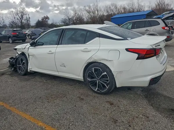 1N4BL4CV4PN399268 2023 NISSAN ALTIMA - Image 2